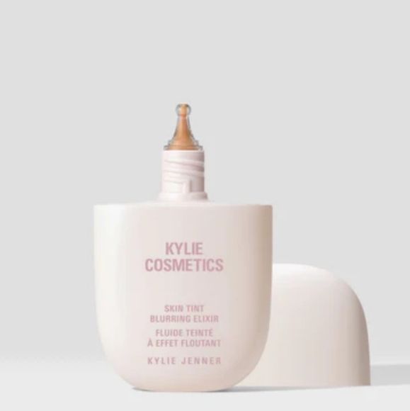Kylie Cosmetics Skin Tint Blurring Elixir - Picture 1 of 5